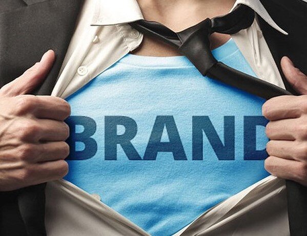 Нравится вам это или нет, но ваш успех во многом зависит от того, насколько остальные осведомлены о том, что и как вы делаете. К счастью, в наше время имеются сотни новых средств, с помощью которых вы можете распространять информацию о себе.  