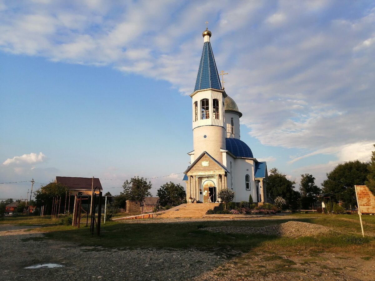                                                                         Храм в хуторе Гавердовском
