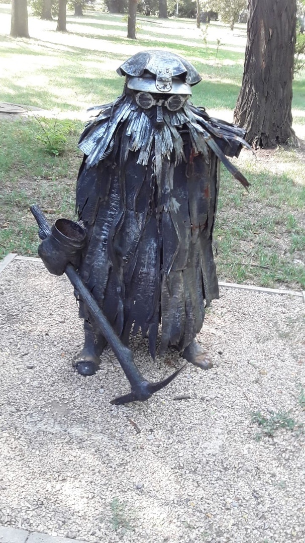 Донецк .Парк кованых фигур.