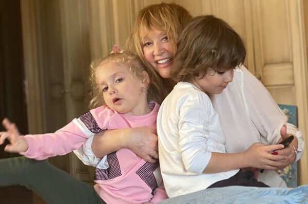 Алла с дочерью Лизой и сыном Гари