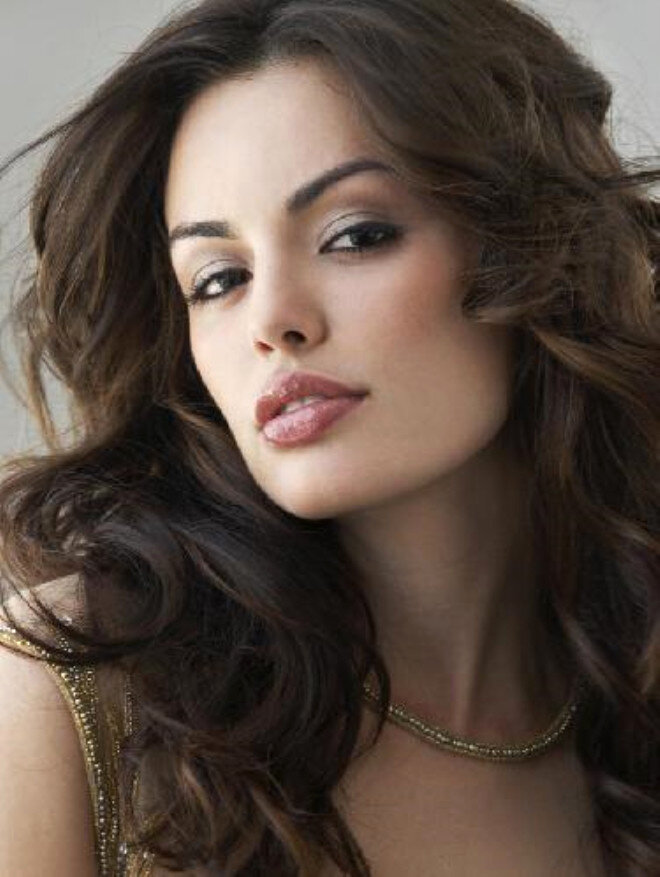 Кэролайн де соуза корреа тройной форсаж. Кэролайн корреа. Кэролайн корреа. Caroline correa. Кэролайн корреа.