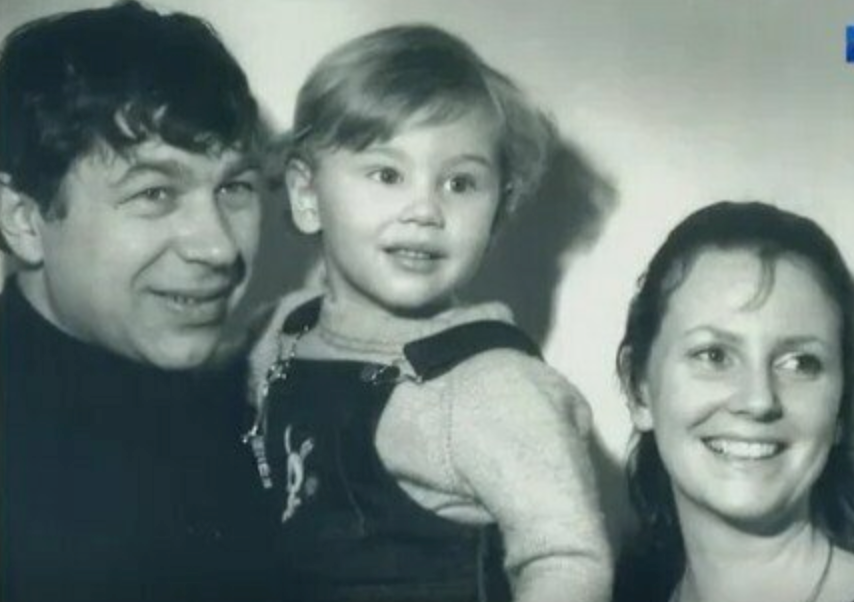 Андрей Мартынов с женой и сыном