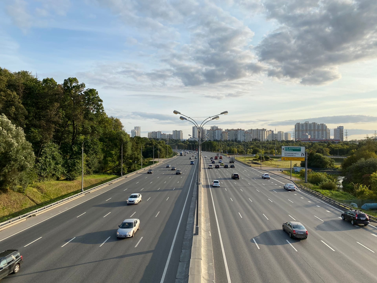 Мкад стоит. Путилковское шоссе дорога. Шоссе Москвы. МКАД. МКАД вид сверху.