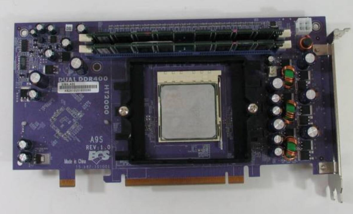 На SIMA A9S находятся Socket 939 и парочка DDR-разъемов.