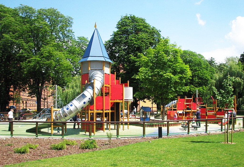 Детская площадка город Быдгощ, фото с официальнтого сайта города