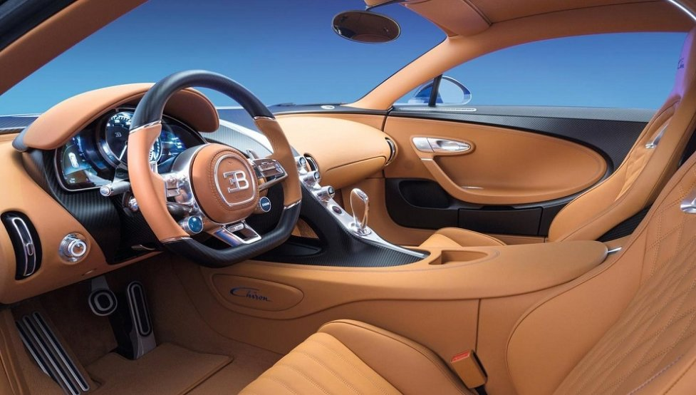 Интерьер Bugatti Chiron.