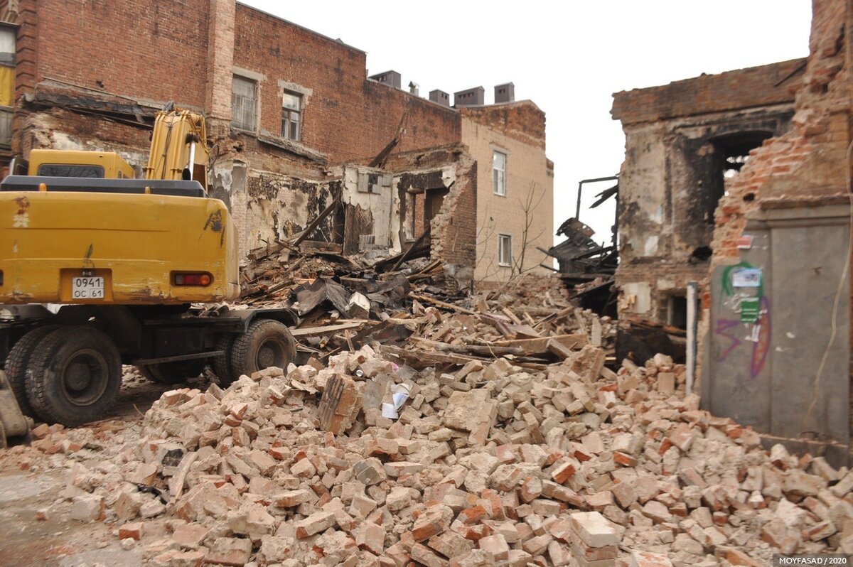 Разрушенный белый дом. Семашко 30 32 ростов-на-дону. Исторические здания. Сносят дом. Разрушенный ростов на дону.