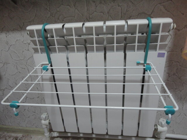 а здесь использовалась перекладина на петь секций батареи.