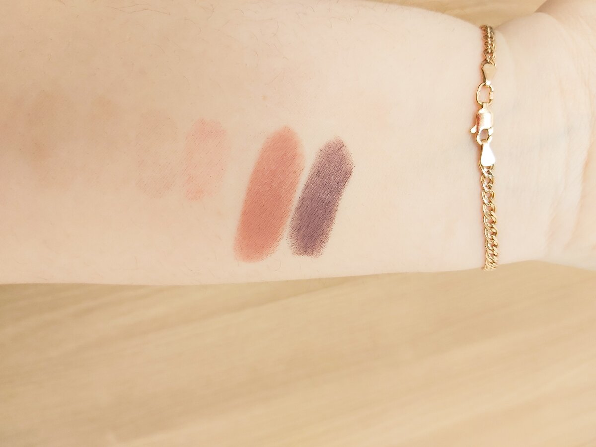 Свотчи помады  504 "Cara" и 524 "Kristy"