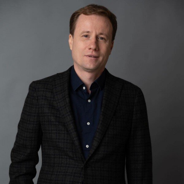 Фото с личной страницы ФБ Юрия Моши. На этой странице он еще позавчера искал помощника для ведения проекта "Второй Паспорт".