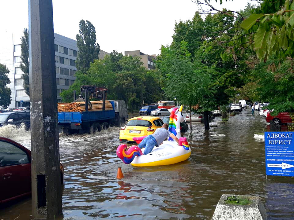 Приветствую Вас на канале "СТРАЖНИК". Из новостей Вы наверняка знаете, как этим летом в Крыму случилось сильнейшее наводнение?-2