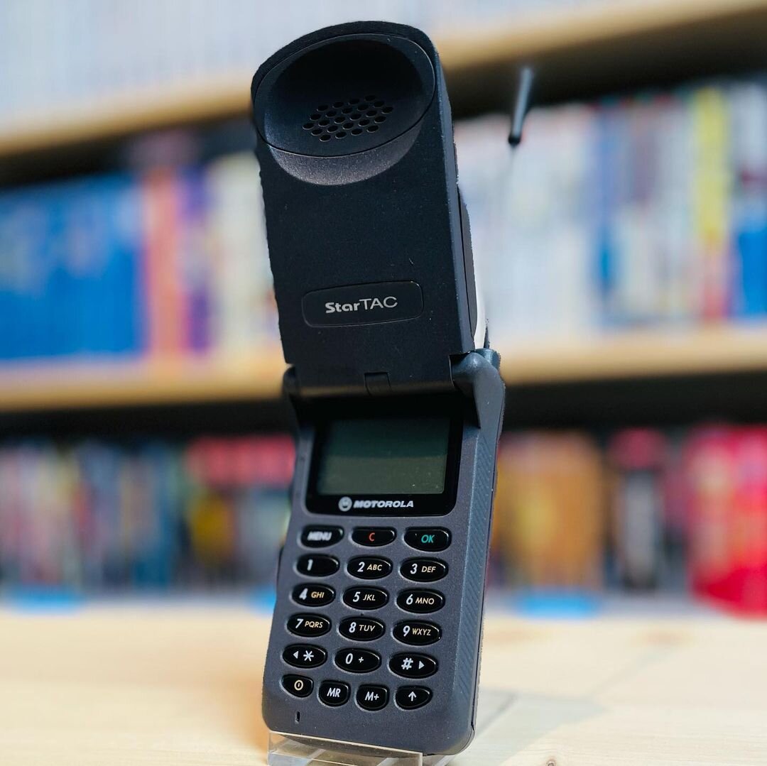 Motorola starTAC — раритетная раскладушка | Кнопочные телефоны ...