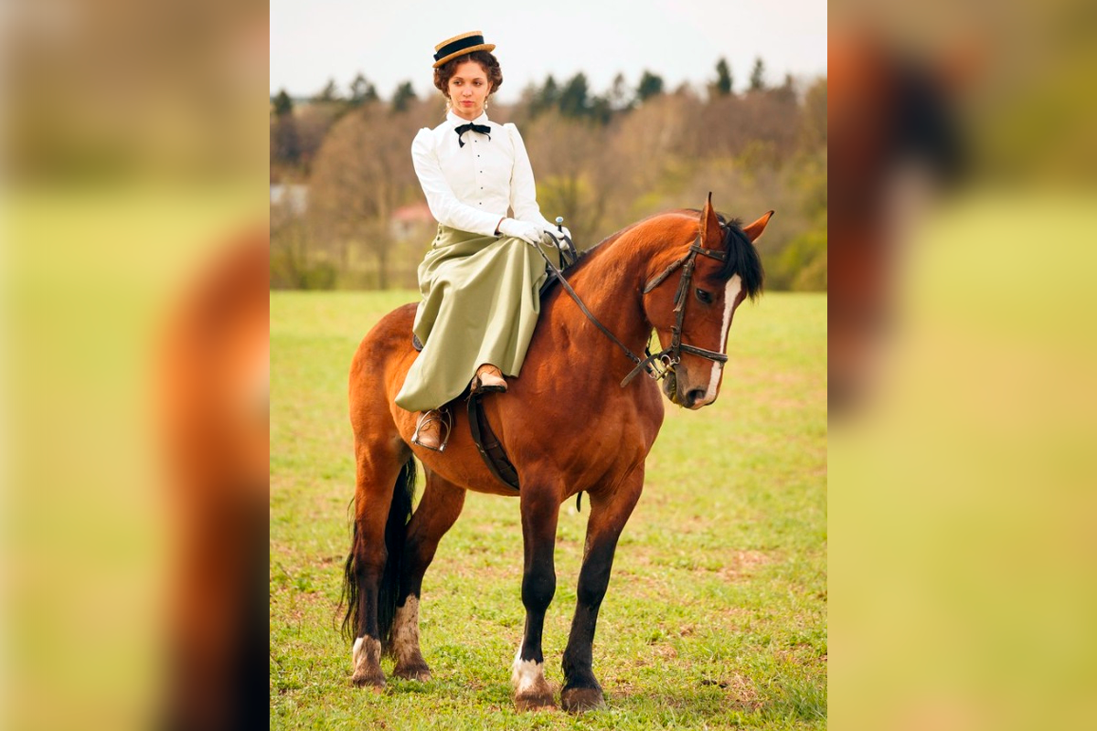 Side Saddle Equestrian outfits, Riding outfit, Equestrian style