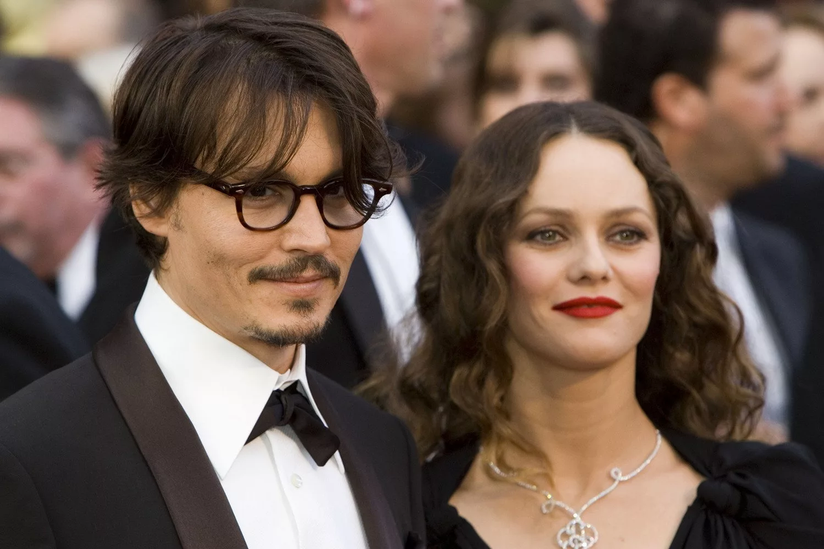 Беллучи и джонни депп. Vanessa paradis и Джонни Депп.