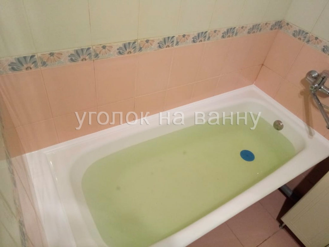 После: установлен акриловый уголок СП9, он перерывает зазоры до 20 мм.