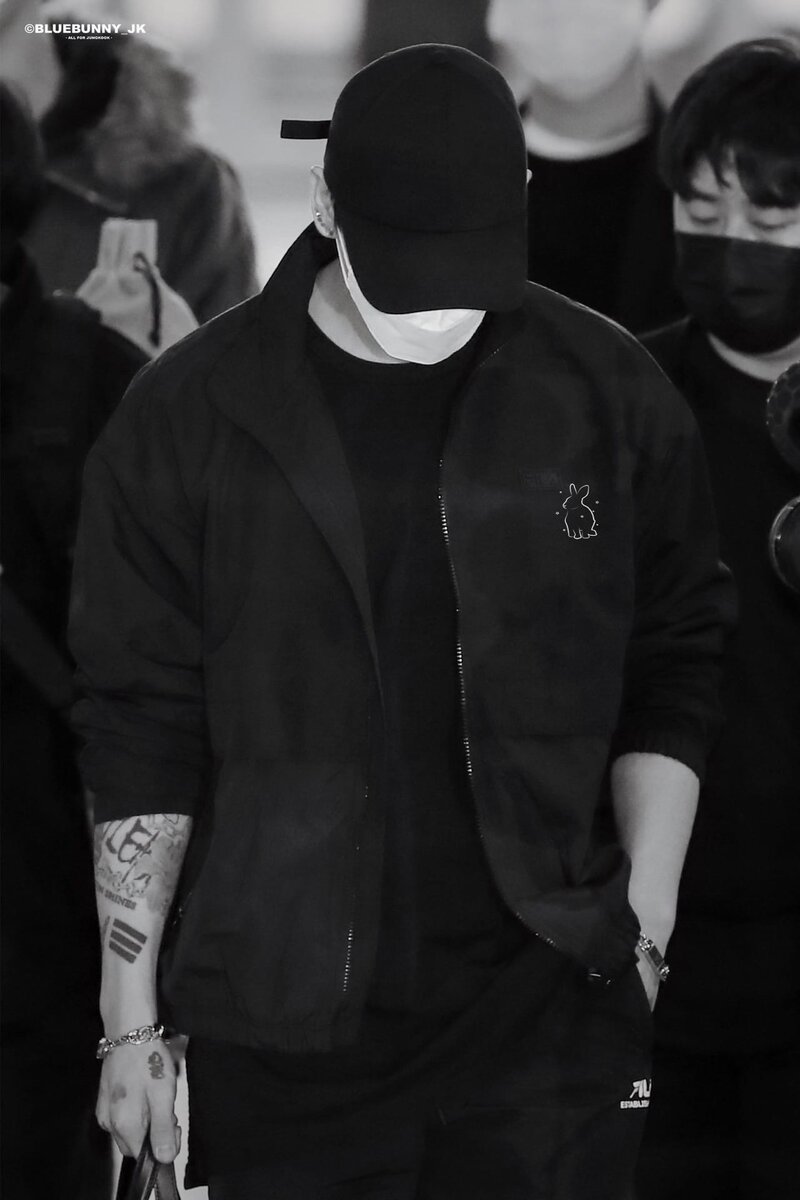 Вы посмотрите на эти тяжелые плечи и мощную шею...а теперь попробуйте вспомнить таблицу умножения на 7...я вас внимательно слушаю!!