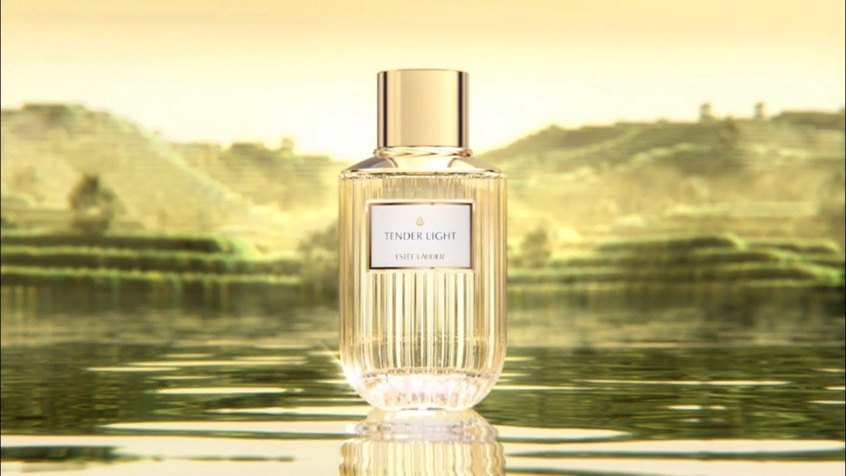 Эсте лаудер лайт. Тендер лайт эсте лаудер. духи estee lauder infinite sky 100 мл. тендер лайт эсте лаудер новый аромат. luxury fragrance collection in-store  estee lauder купить.