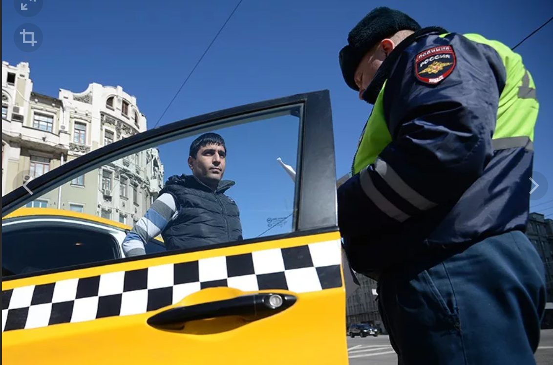 Таксисты в москве