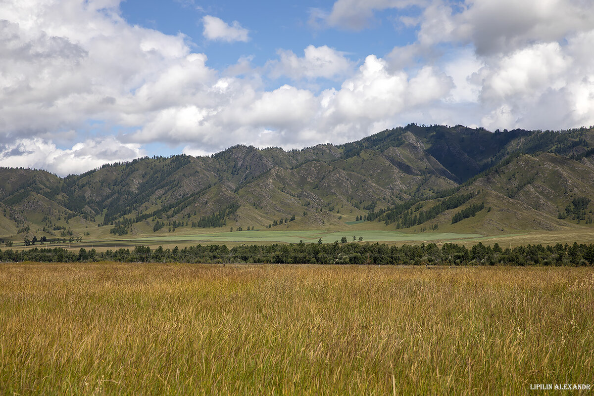 01 По этой дороге мы проехали около 700 км, предлагаю насладиться природой и видами их окна автомобиля. 