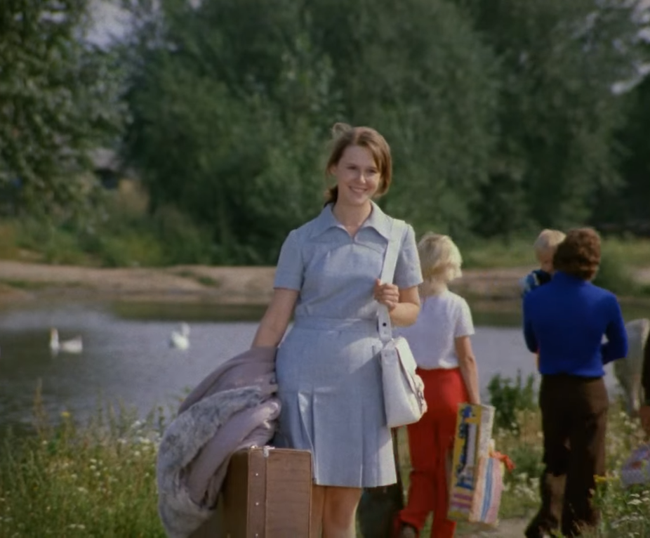 "Мне кто-то позвонил, я подумала, вдруг, это вы". Кадр из фильма