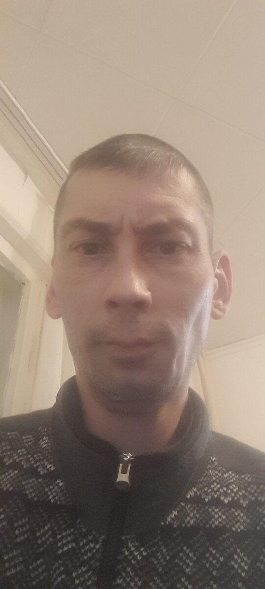 Слукавил, всего 38. Просто, когда требуют все деньги думаешь жить так или сорваться? Всё было прекрасно в первые годы