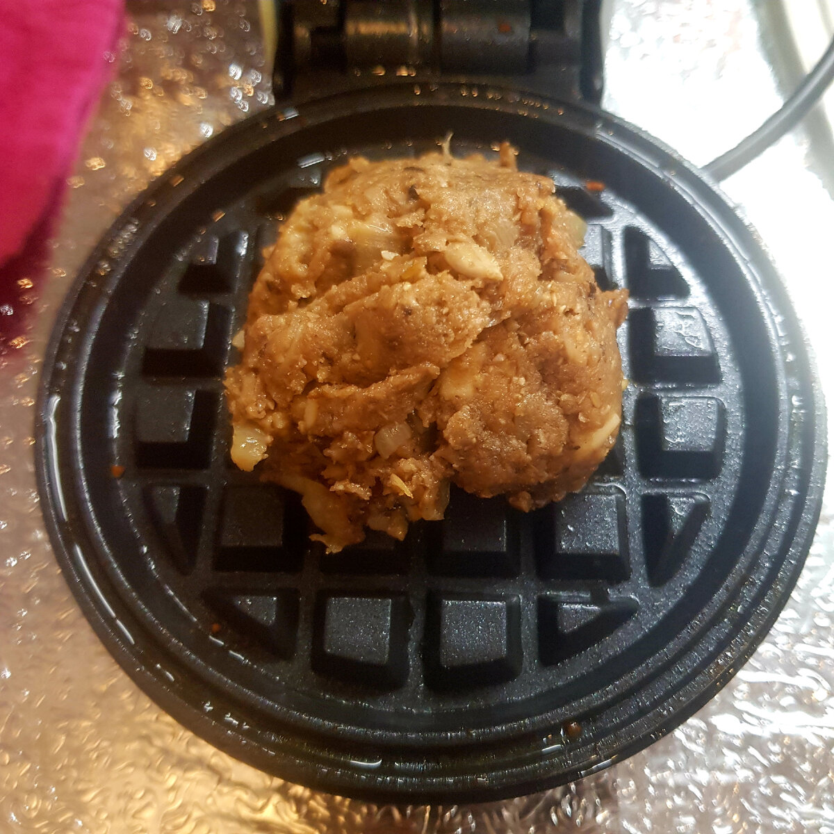 Вот таким густым должно быть тесто, перед тем как расплющиться в вафельнице..))