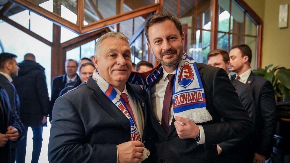    Премьер-министр Венгрии Виктор Орбан и премьер-министр Словакии Эдуард Хегер© Фото из аккаунта премьер-министр Словакии в социальных сетях
