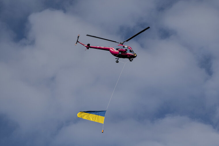    Более 90% опрошенных украинцев заявили о готовности жить без света и тепла, сообщает жена Зеленского