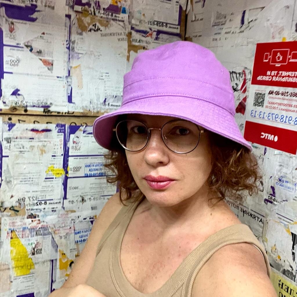 Автор в лифте