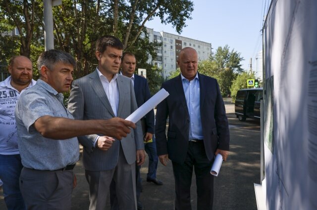    Глава региона и мэр Красноярска проверили ход ремонта дорог. Фото: Правительство Красноярского края