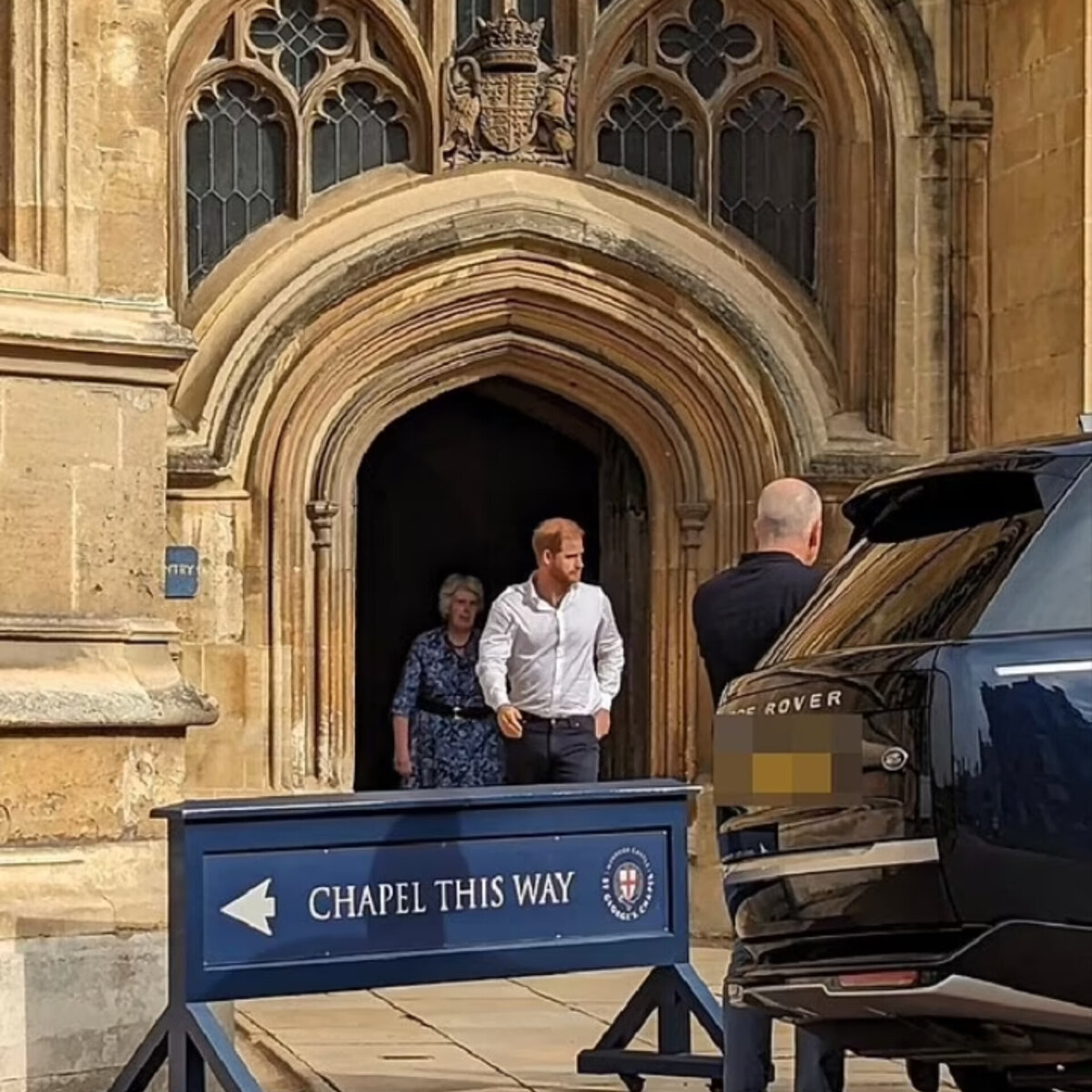 Чарльз и Камилла посетили церковь в Балморале, а Гарри вспоминал бабушку в ...