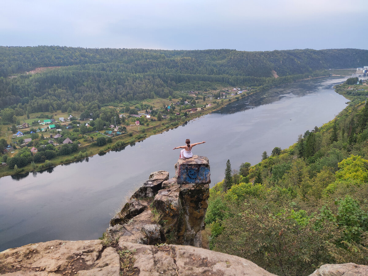 Святые кустикикрасные скалы