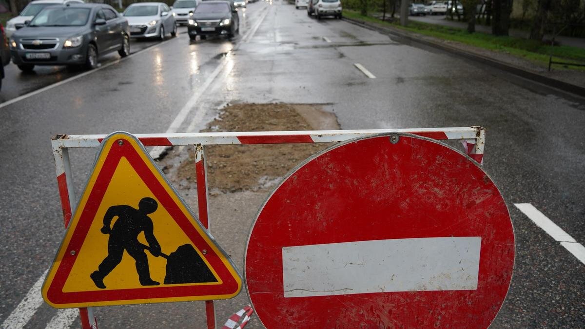    Дорожные знаки:NUR.KZ / Владимир Третьяков