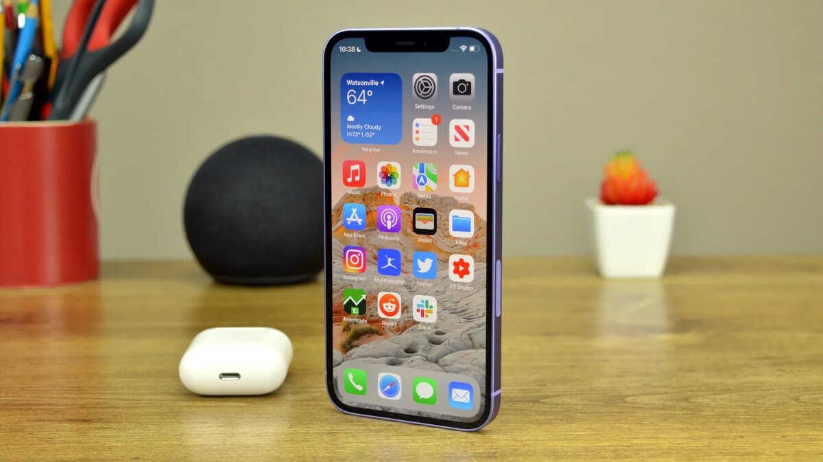    iPhone XR и iPhone 12 очень хороши для своей цены даже в 2023 году