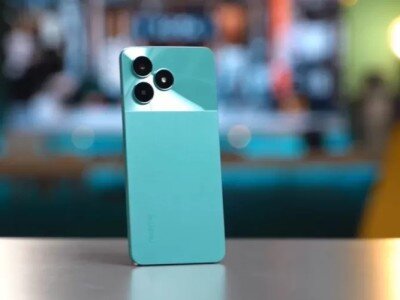    Cмартфон realme C51 с «мини-капсулой» теперь и в России