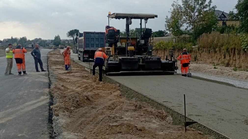 Мост володарка и 2 брянск. Машина на асфальте. Гидрологи на строительстве мостов. Фото новой улицы советской в брянске. Новые дороги в брянске.