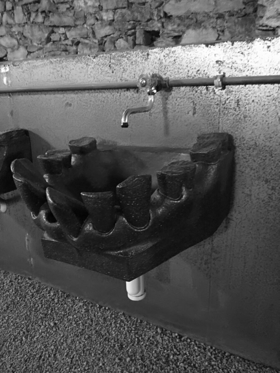 Как пойдешь утром умываться - и сон сразу пропадет)) 