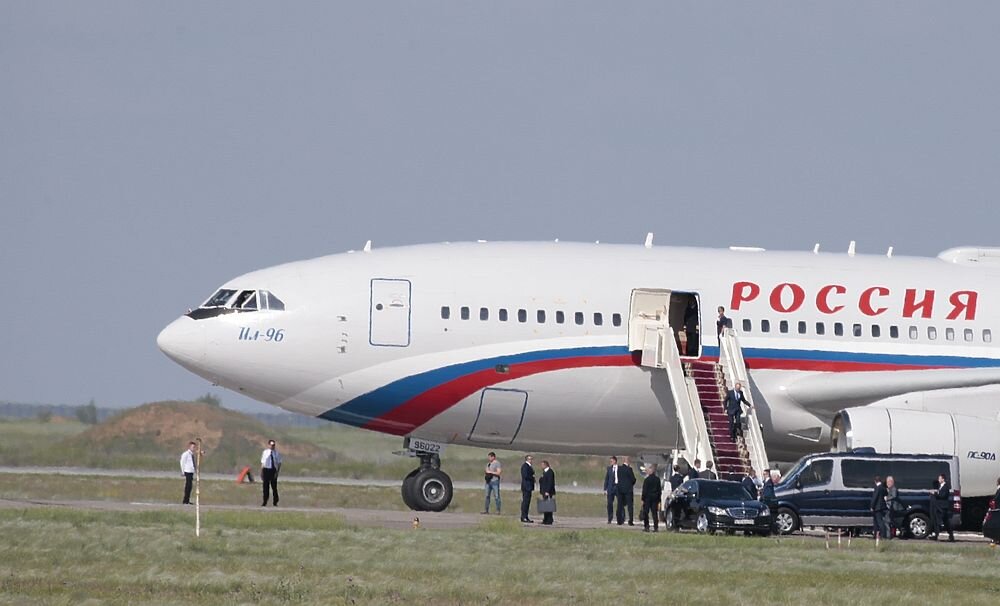 Владимир Путин прибыл в Ахтубинск.