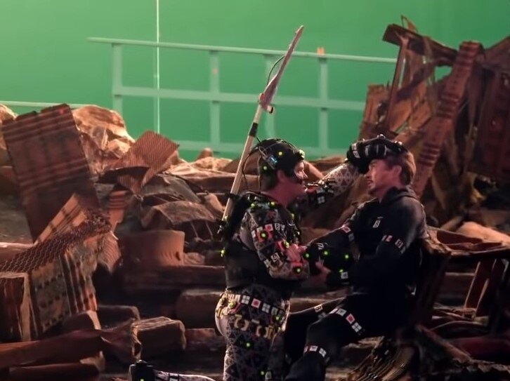 Джош Бролин и Роберт Дауни — младший - закулисный кадр фильма "Мстители: Финал"