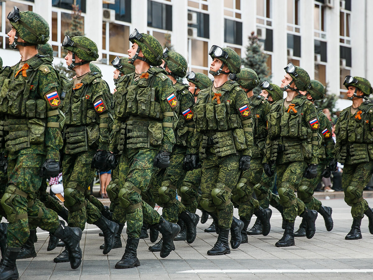 Современное обмундирование военнослужащего ВС РФ.