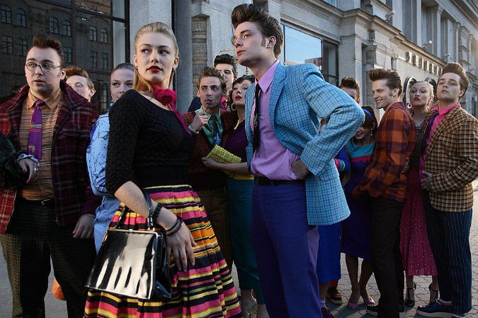 Возраст от 20 до 30 - самое важное десятилетие в жизни человека. Это время нужно использовать максимально эффективно! [фото]   От решений, которые мы принимаем в возрасте от 20 до 30 лет, зависит вся наша дальнейшая жизнь. Фото - кадр из фильма «Стиляги»   