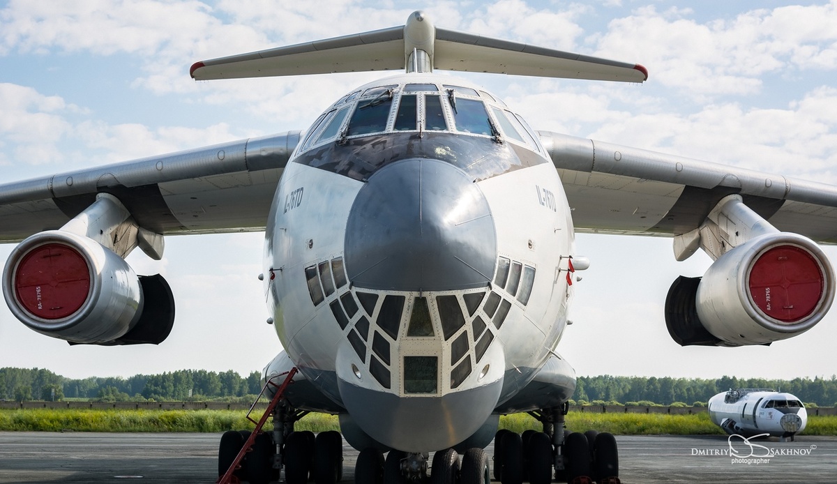 Улыбка во все 24 "зуба"