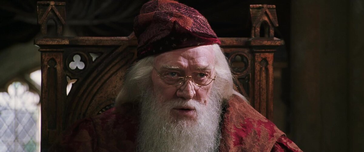 к сожалению, по причине смерти актёра, "Тайная комната" стала последним фильмом с Ричардом Харрисом в роли директора Дамблдора