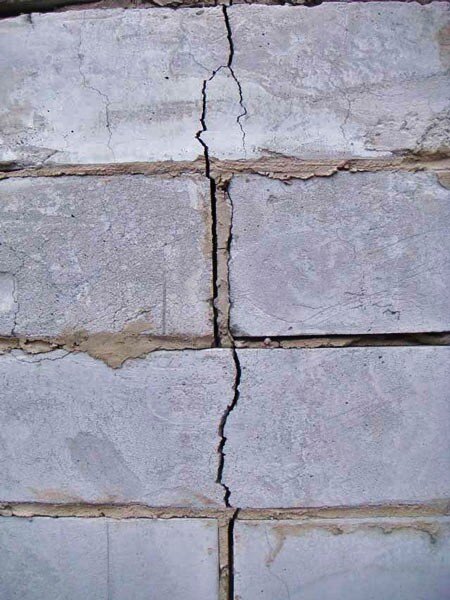 Дом из пеноблока, стены раздавливает.Как не надо строить. | Я с Урала ...