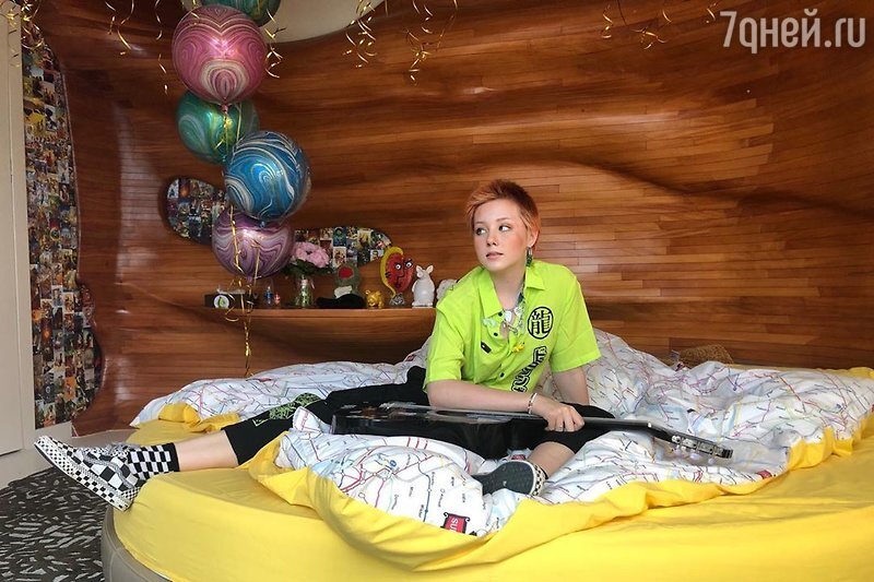 По словам самой певицы, воспитывать дочерей ей становится все сложнее. Каждая демонстрирует свой характер и непокорность. Лида и ее 8-летняя сестра Вера часто ссорятся друг с другом. Но звезда надеется, что с возрастом девочки станут дружнее. 