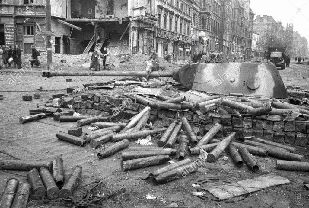 Улица Берлина. Апрель 1945
