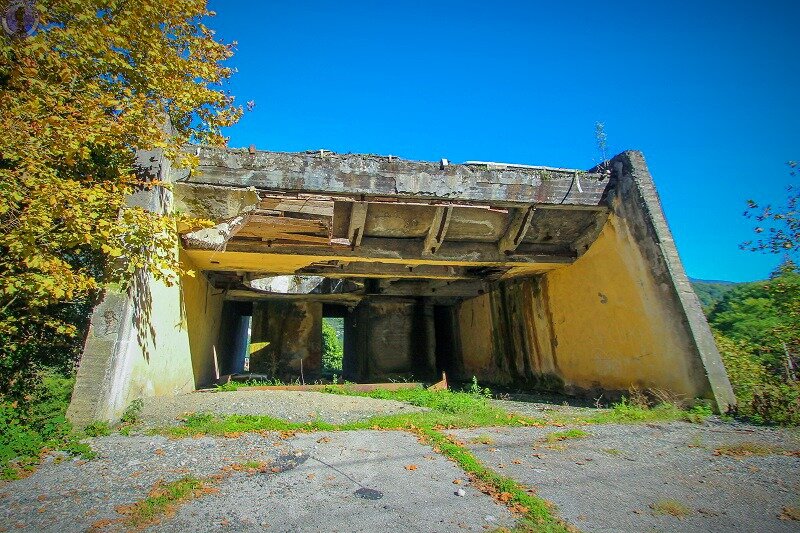 Заброшенный посёлок-призрак Акармара в Абхазии
