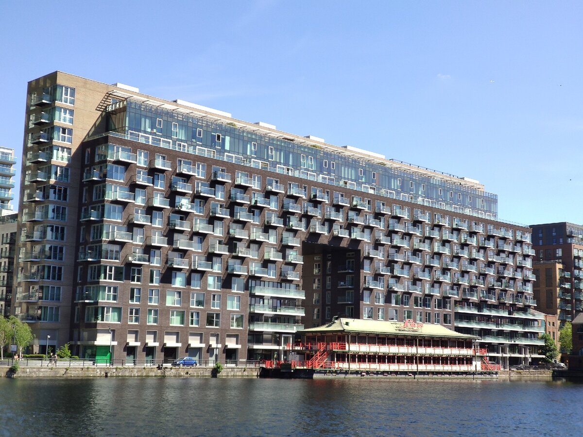 Современный жилой дом на месте London Arena 