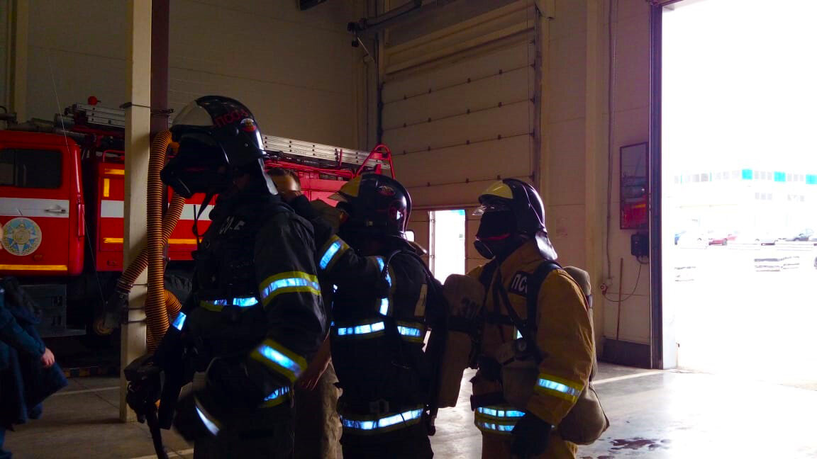 Тренировка дыхания газодымозащитников. ПЧ 311 Чехов. Газодымозащитник. ПСО 1 Мособлпожспас. Тренировки газодымозащитников Москвы в зданиях повышенной этажности.