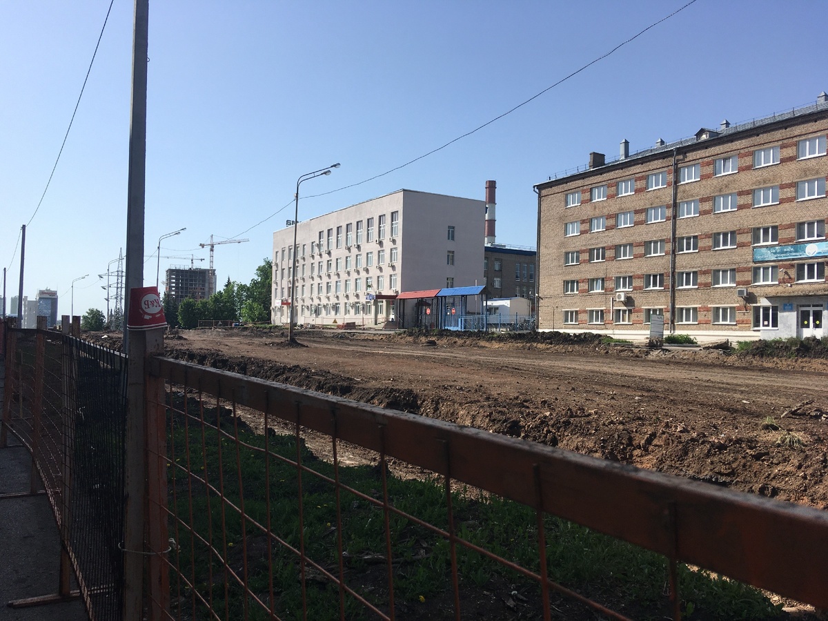 От стаканчика до дальнего столба с проводами - вот настолько шире станет дорога.